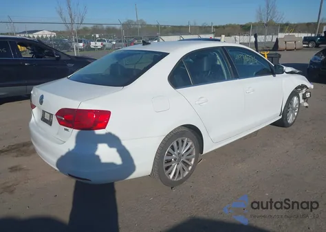 2014 Volkswagen Jetta 1.8T Sel z USA, uszkodzony, nr VIN 3VWL17AJ8EM336569